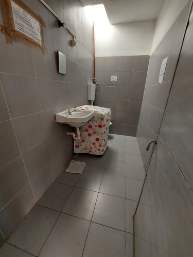 Imagen 9 de 17 de Casa 14 Dormitorios, Garaje, Funcionando Actualmente Como Pensión (negoción)