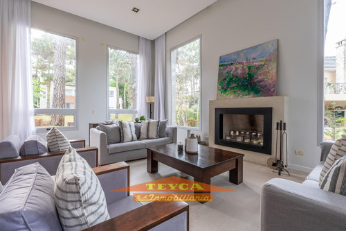 Venta , Exclusiva Casa De 4 Ambientes C/ Dep. En Terrazas Al Golf, Pinamar