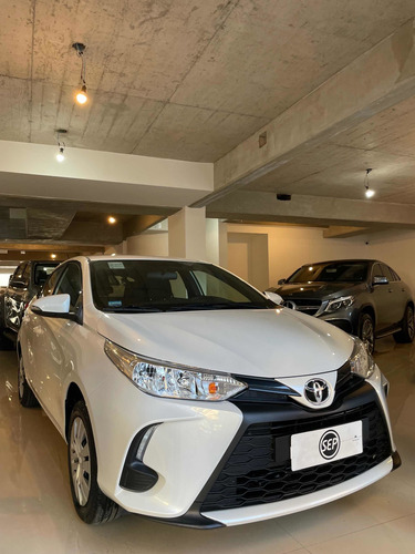 Imagen 5 de 18 de Toyota Yaris 2022 1.5 107cv Xs