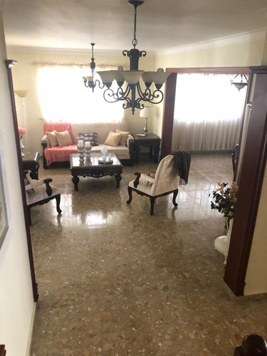 Vendo En Altos De Arroyo Hondo Iii. Terraza De 100 Mts2