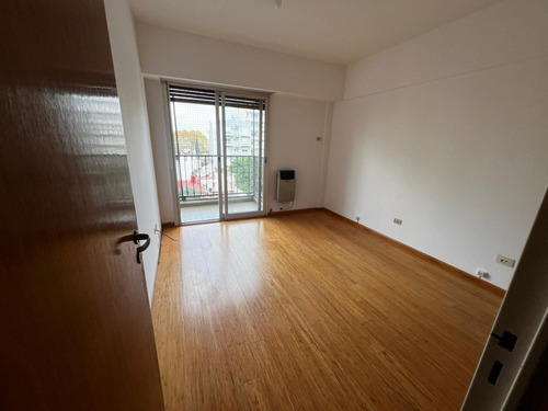 Piso 4 Amb. C/ Balcones Y Cochera. Olazabal