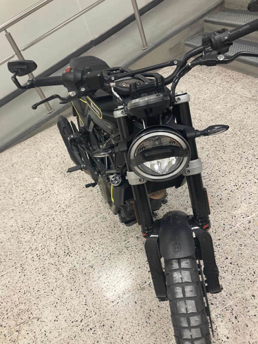 Imagen 3 de 6 de Husqvarna Svartpilen 401