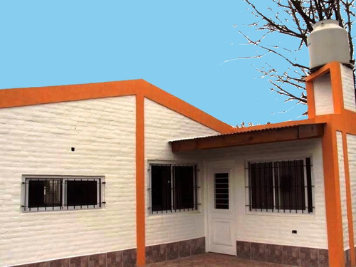 Hermosa Casa A Construir De Tres Ambientes, En Ladrillos Y Hormigón - Los Mejores Precios En Construcción Tradicional