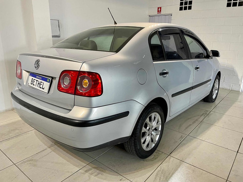 Imagem 6 de 14 de Volkswagen Polo Sedan 2009 1.6 Vht Total Flex 4p