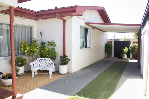 Casa En Venta De 4 Dorm. En Los Angeles