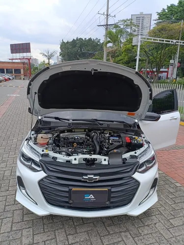 Chevrolet Onix 1.0T Premier Hatch At
