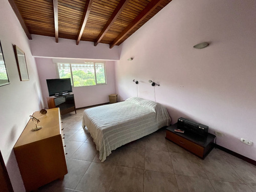Casa Para Venta En Lomas De La Trinidad #2428