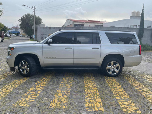 Imagen 8 de 11 de Chevrolet Suburban 5.3 Lt V8 Piel 2da Cubo At 2015