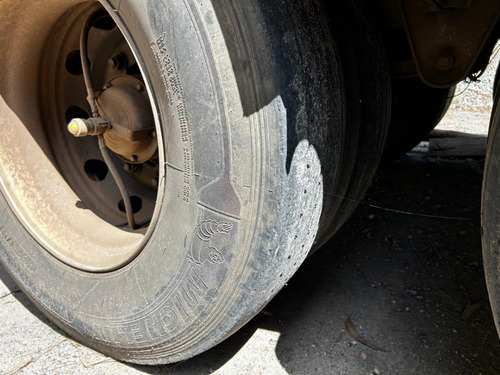 Bi-caçamba Randon Bi-trem Basculante Com Pneus