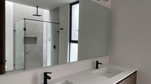 Casa En Venta En Condominio La Reserva, Valle De Juriquilla, 4 Recámaras, Acabados De Lujo