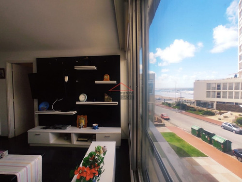 Apartamento En Península * 1 Y Medio Dormitorios Venta- Ref: 2823