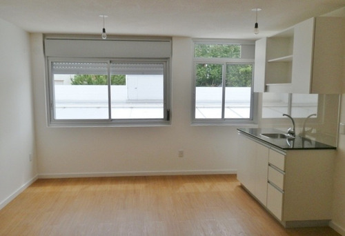 Excelente Apartamento 1 Dormitorio En Zona Tres Cruces-torre Cassinoni #106