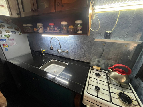 Apartamento De 4 Dormitorios Ubicado En Cobena.
