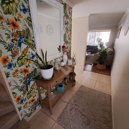 Casa En Venta De 3 Dorm. En La Florida