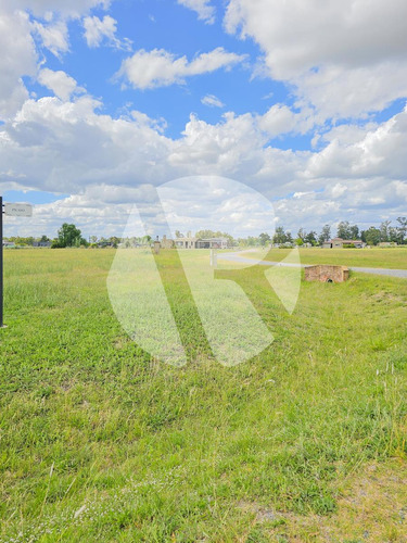 Lote De 1997,83 M2 Se Encuentra En El Barrio Arroyito Listo Para Venderse! En Villa Maria