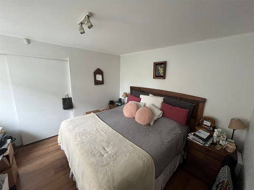 Casa En Venta De 3 Dorm. En Las Condes