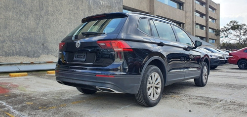 Imagen 6 de 10 de Volkswagen Tiguan 1.4 T Trendline Plus Dsg Negro 2020