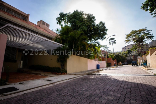 Buscas Vivir Aislado En Una Mini Urbanizacion Segura Y Tranquila? Visita Esta. Está En La Alameda