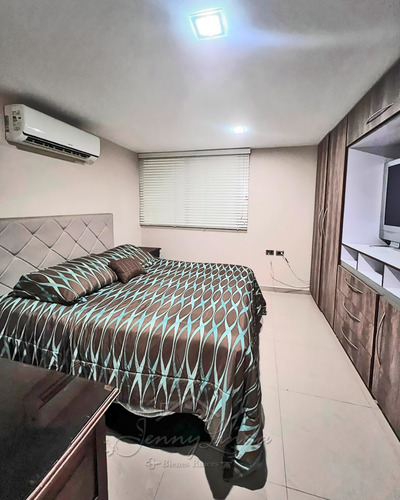 En Venta Hermosa Casa En Urb. Privada Bosque Monique, El Castaño Maracay Aragua