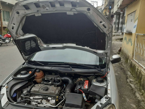 Imagem 7 de 13 de Peugeot 206 2006 1.4 Holiday 5p