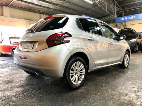 Imagen 4 de 14 de Peugeot 208 1.6 Allure Nav Tiptronic 2017