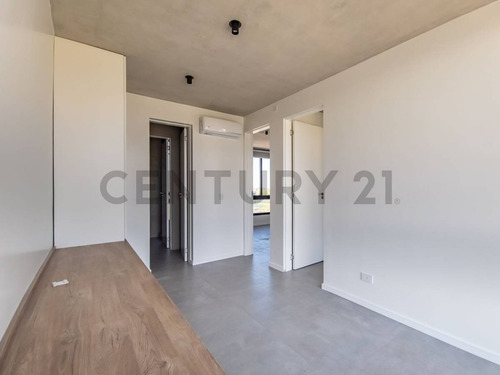 Venta Casa 3 Dormitorios,pileta,cochera. Barrio Vida 1
