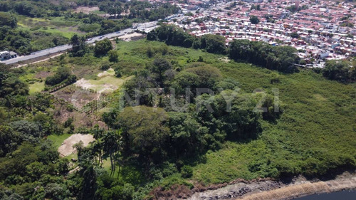 Terreno En Venta En Granjas Del Marqués