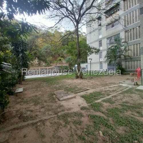 Cómodo Apartamento En Venta. Urb. El Cafetal.