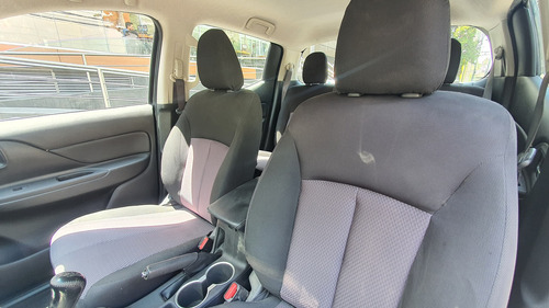 Mitsubishi L200 2.4 Cabina Doble 4x2 Mt