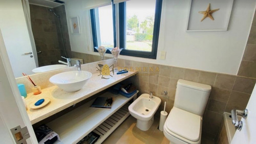 Encantador Apartamento Con Vistas Increíbles En La Ballena!! Consulte- Ref: 3649