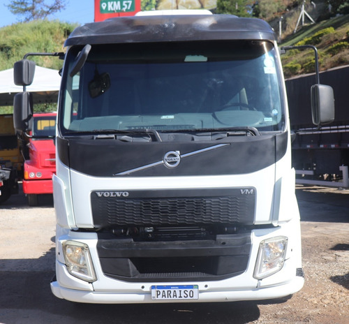 Imagem 3 de 10 de Volvo Vm 330 Ano 2015