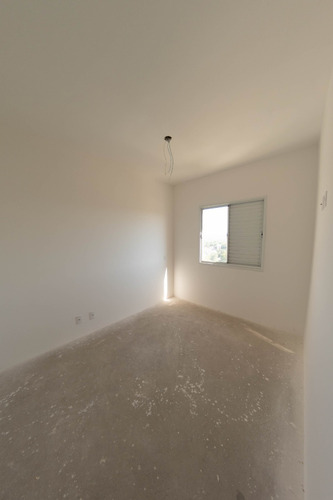 Apartamento Com 2 Quartos - Novo