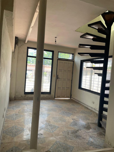 Apartoquinta En Venta Urbanización Sabana Larga Prebo