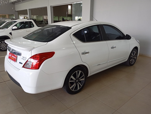 Nissan Versa 1.6 16V FLEXSTART UNIQUE 4P XTRONIC