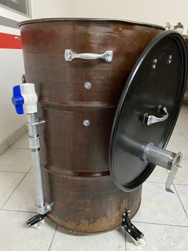 Tambo Asador Ahumador Marrón