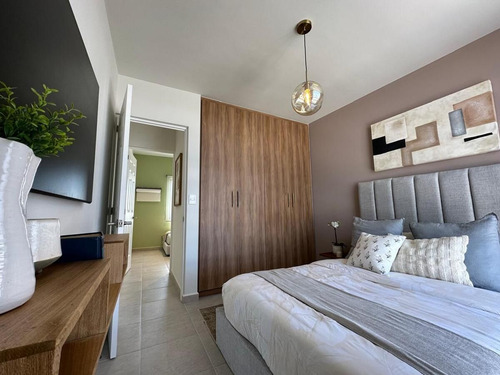 Casas En Venta En La Meseta, 3 Recamaras, 1.5 Baños, 2 Estacionamientos, Alberca