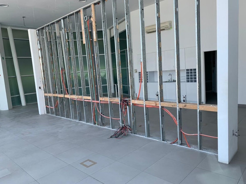 Imagen 7 de 8 de Local Comercial En Plaza Ufit