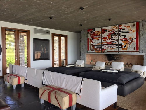 Espectacular Casa En Venta En Barrio Privado Chacra De 5has (ref: Atm-4719)