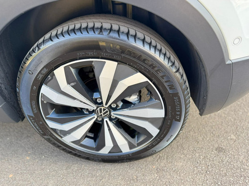 Volkswagen T-Cross 1.4 250 TSI TOTAL FLEX HIGHLINE AUTOMÁTICO