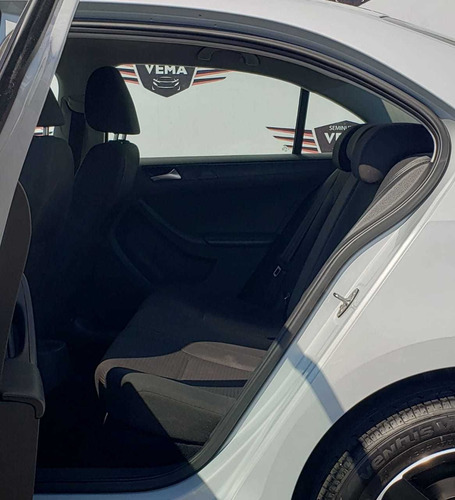 Volkswagen Jetta 2.5 Trendline Tiptronic At 2018