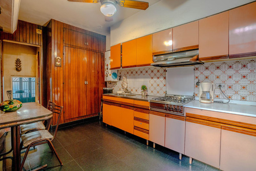 Casa En Lote Propio - Ramon Falcon 1800 (entre Av. Carabobo Y Pumacahua)