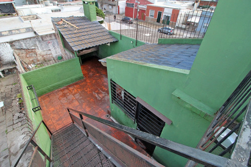 Venta - Casa De Altos 2 Dormitorios Y Terrazas - Propiedad Horizontal En Brazo Oriental