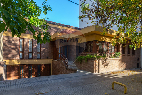 Casa 4 Dormitorios Venta La Plata Parque Pileta