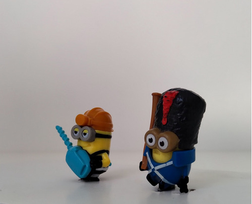 Muñecos Minion Soldado Y Preso En Fuga-vilano Favorito X 2