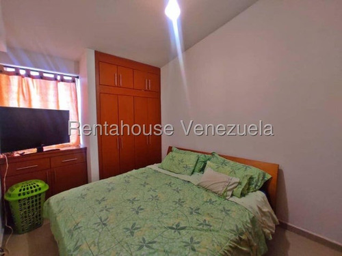 Fredxia Castillo Vende Comoda Y Amplia Casa En La Mora Cabudare # 25-18453
