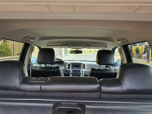 Imagen 6 de 15 de Jeep Grand Cherokee 2010 3.7 Laredo V6 Power Tech 4x2 Mt