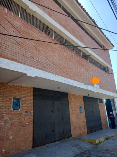 Johanna Vende Local Comercial 3 Pisos San Blas 