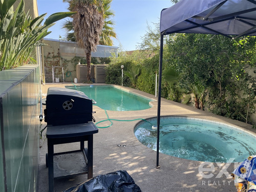Propiedad Con Piscina Y Patio 329 M² En Sta Rosa Del Peral