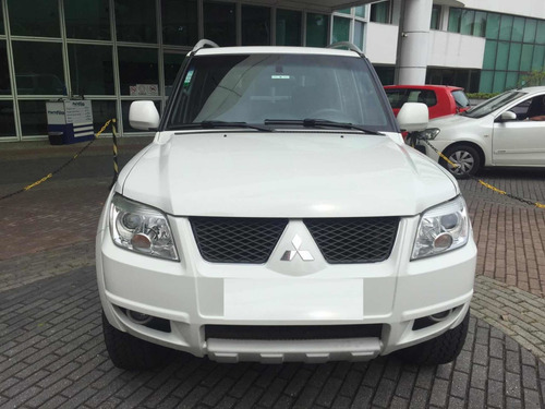 Mitsubishi Pajero Tr4 2013 2.0 Flex Aut. 5p