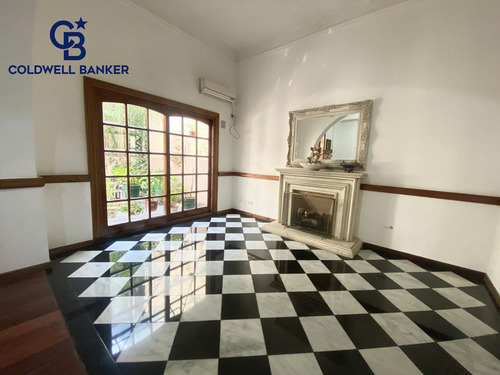Casa En Venta 8 Ambientes En Boedo